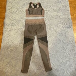 Forever 21 leggings and cropped top